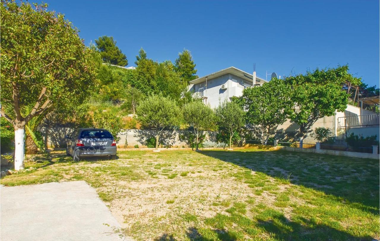 Lovely Apartment In Omis With Kitchenette Exterior foto